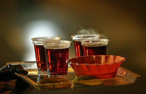 خطر نوشیدن چای در لیوان های یکبار مصرف