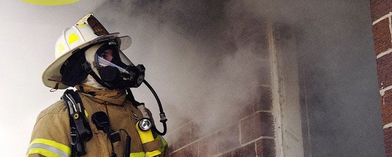 ایمنی کار کردن آتش نشانان در دود و تاریکی
