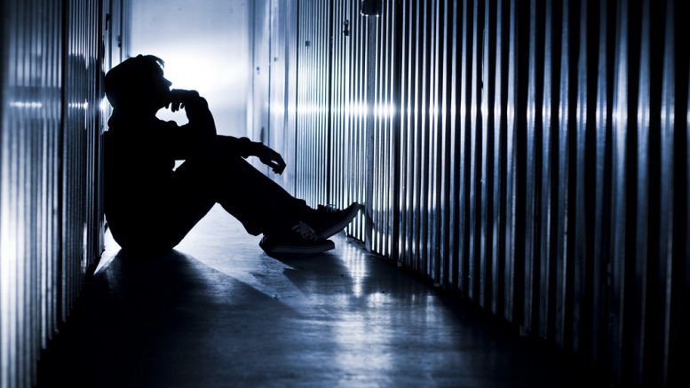 بررسی افکار و قصد خودکشی با توجه به سطح استرس شغلی در بین دانشجویان رشته پزشکی