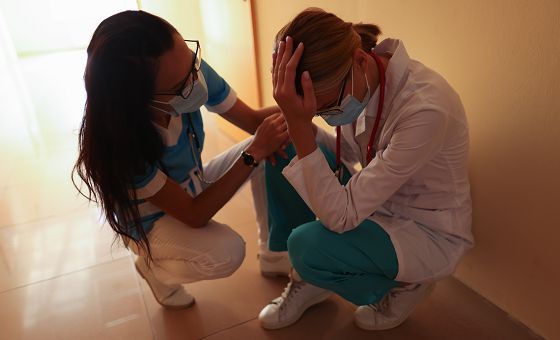 بررسی وضعیت فرسودگی و استرس شغلی پرستاران در پاندمی کووید 19