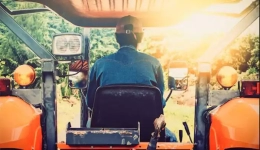 کتاب ایمنی کار با تراکتور