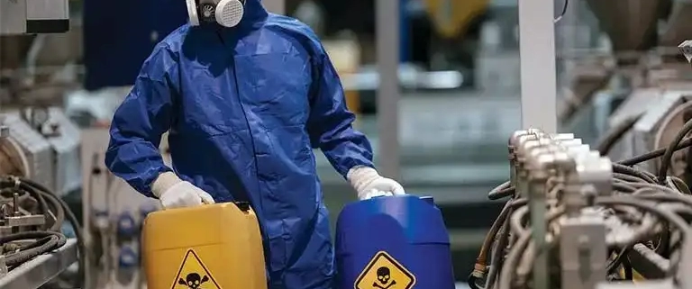 مواجهه با ترکیبات شیمیایی مخاطره آمیز در محیط کار و اثرات آن بر سلامت از دیدگاه سازمان ILO 1 مواجهه با ترکیبات شیمیایی مخاطره آمیز در محیط کار و اثرات آن بر سلامت از دیدگاه سازمان ILO