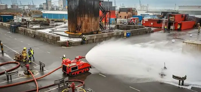 ربات های صنعتی آتش نشانی در صنایع نفت، گاز و پتروشیمی 1 ربات های صنعتی آتش نشانی در صنایع نفت، گاز و پتروشیمی